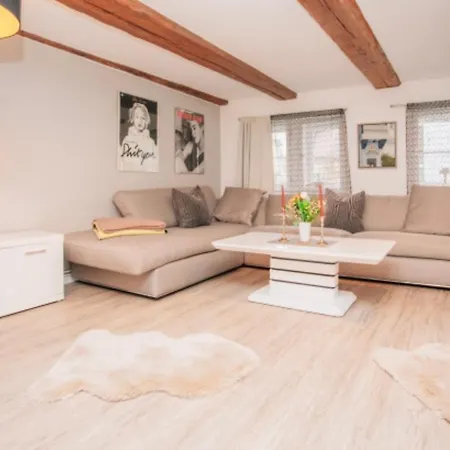 Ferienwohnung Prinz Heinrich Apartment *